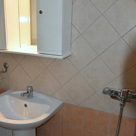 Studio B Apartment *